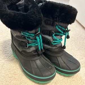 Nova mountain size 2 snow boot